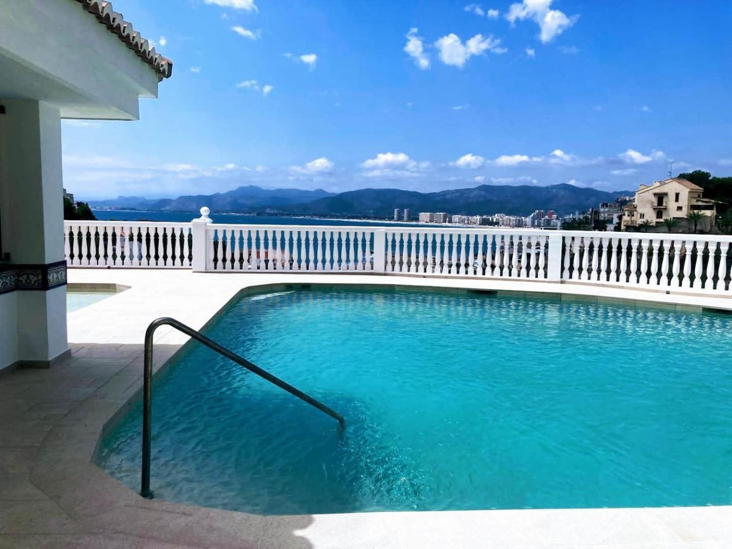 Royal Beach - Appartment With Sea View & Terrace فارو دي كوييرا المظهر الخارجي الصورة